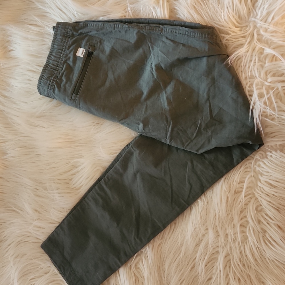 Vuori Olive Green Women's Pants